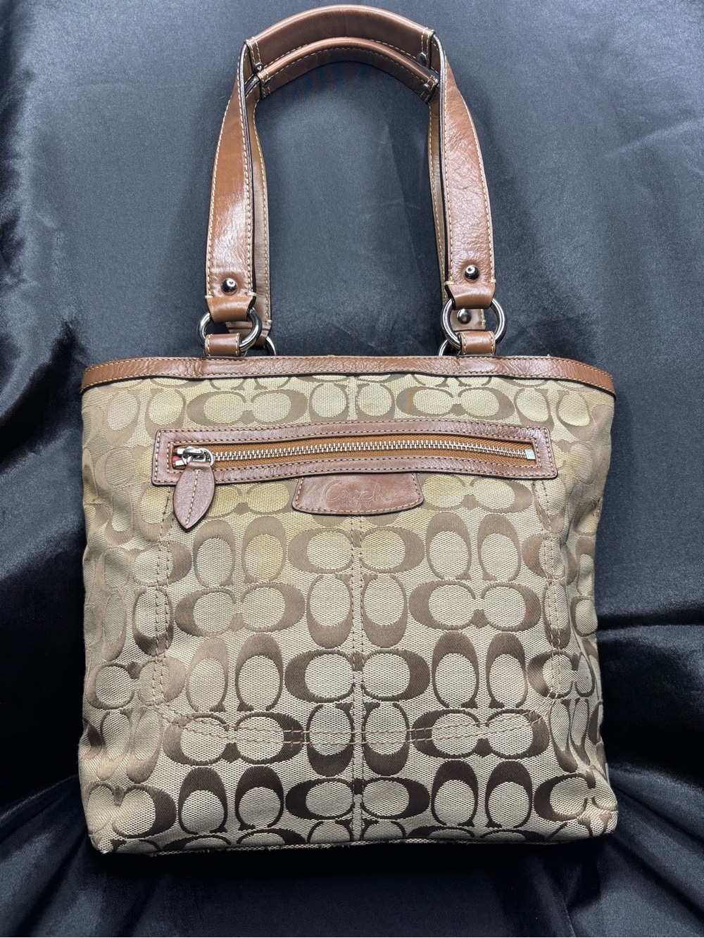 Authentic Coach Penelope Signature Canvas Tote (Style Number F14693)